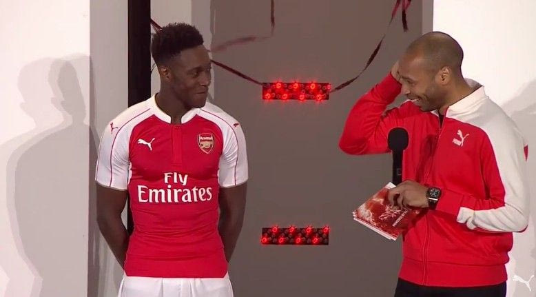 Τρολάρισμα του “δημοσιογράφου” Ανρί στον Γουέλμπεκ