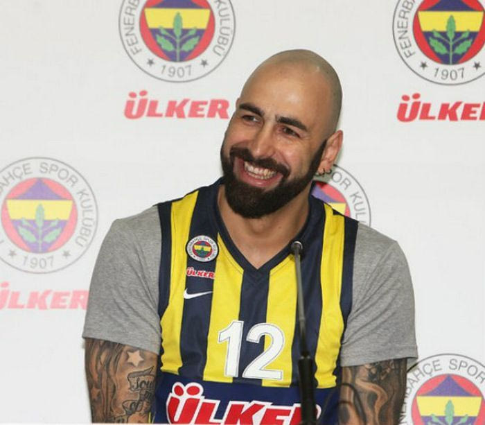 “Μία και ενιαία η Μακεδονία” λέει ο προκλητικός Άντιτς