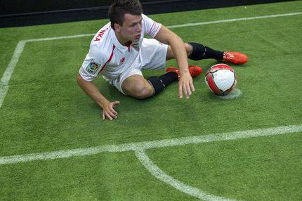 Ο Κονοπλιάνκα έφαγε τούμπα στην παρουσίασή του