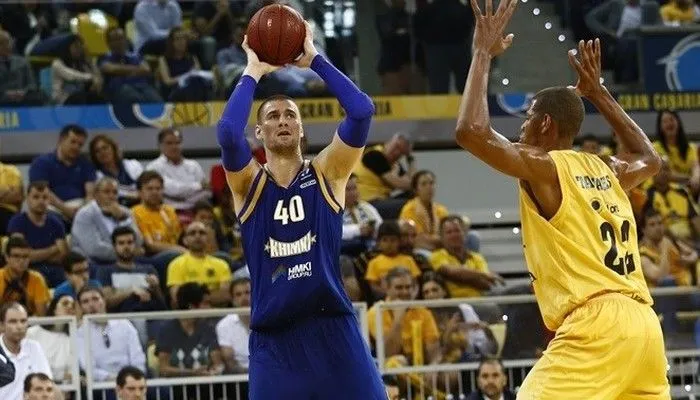 Κράτησε Ντέιβις η Χίμκι