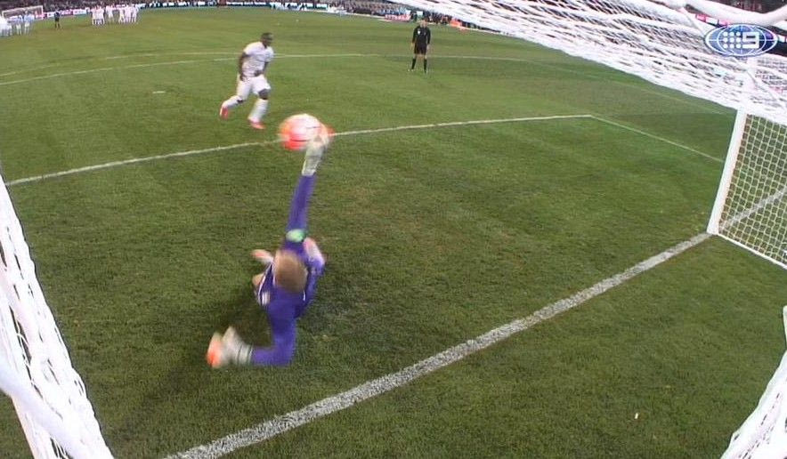 Το αποτυχημένο πέναλτι του Ντουμπιά και η επέμβαση του Χαρτ