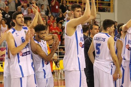 Ο Κοντονής συνεχάρη τους Εφήβους