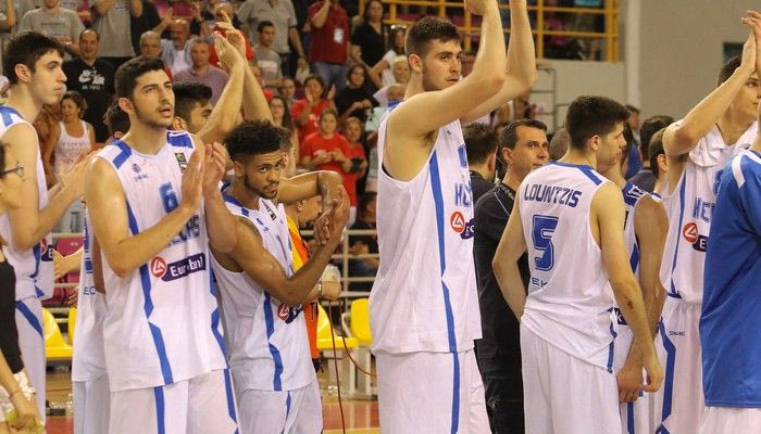 Ο Κοντονής συνεχάρη τους Εφήβους