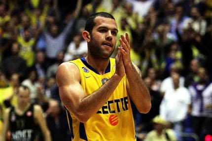 Οσοι πιστοί, προσέλθετε: Ελεύθερος ο Φάρμαρ