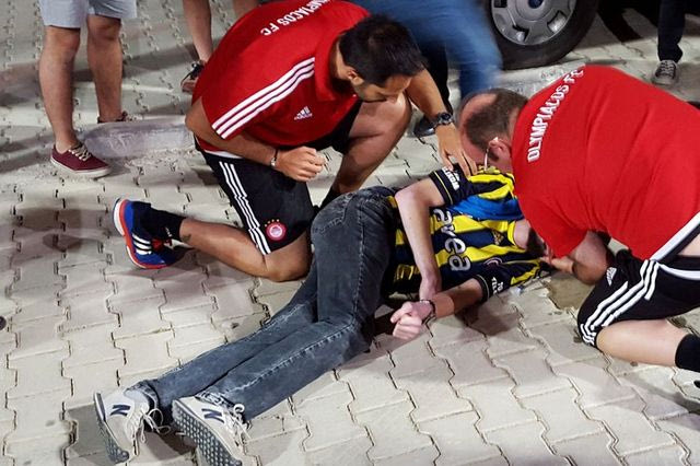 Το video με την κρίση επιληψίας Τούρκου φιλάθλου και της βοήθειας του Ολυμπιακού