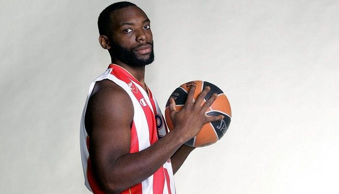 O Tζέκινς στο Μιλάνο