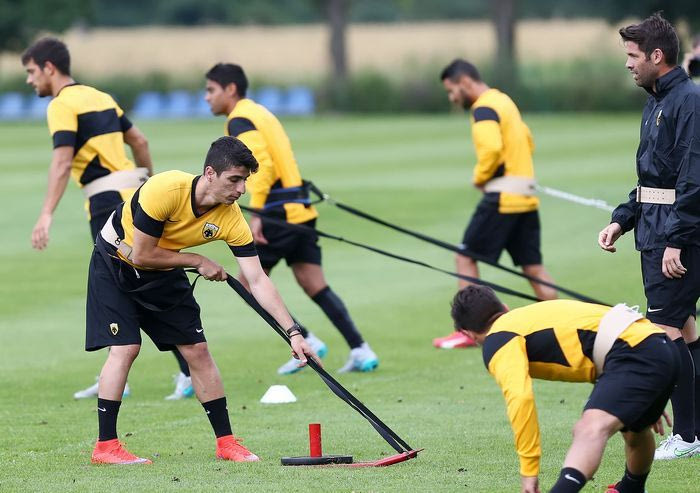 Χαμόγελα στην ΑΕΚ: Ξανά με την ομάδα ο Μάνταλος