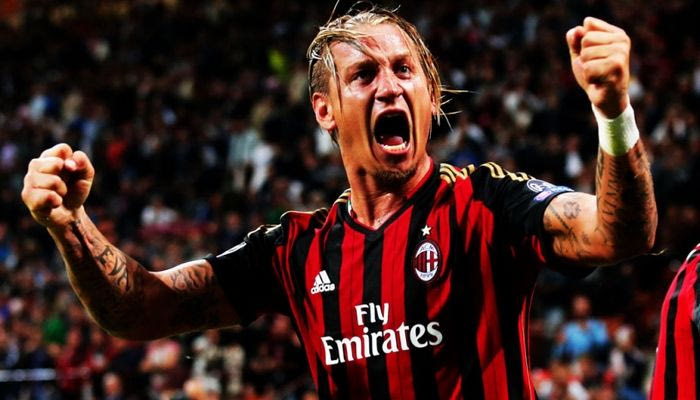 Ανανέωσε με τη Μίλαν ο Μεξές