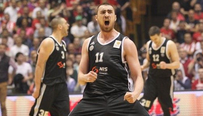 Τι γίνεται με Μιλουτίνοφ, το φλερτ με Ιβκοβιτς και ο Τάιους