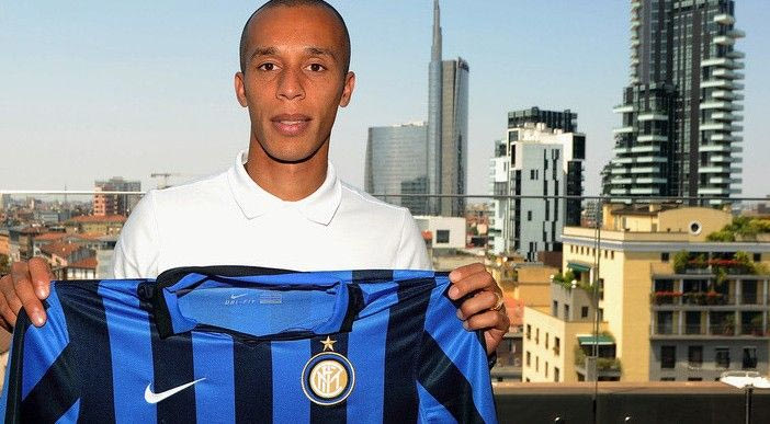 Ο Μιράντα έβαλε τη φανέλα της Ίντερ