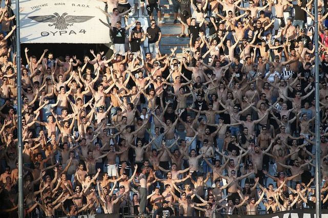 Μπρόντμπι σε οπαδούς: “Μην πηγαίνετε σε καφέ κοντά στην Τούμπα, μην σηκώνετε σημαίες, να είστε ταπεινοί…”