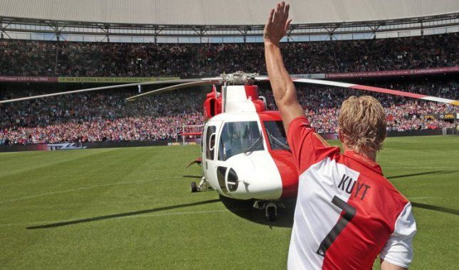 Με ελικόπτερο στο γήπεδο ο Κάουτ στην παρουσίασή του από τη Φέγενορντ