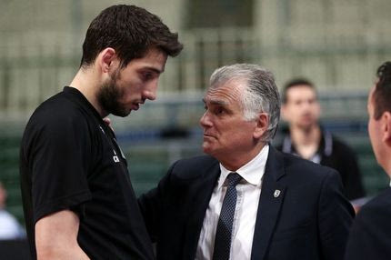 Ο Σούλης… μεταμορφώνει τον Σαλούστρο