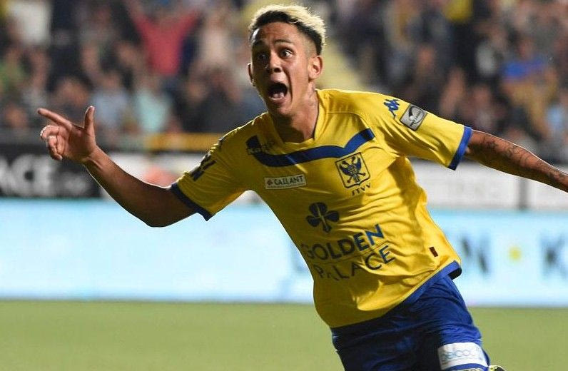 Στραβοπάτησε στην πρεμιέρα η Μπριζ (VIDEOS)