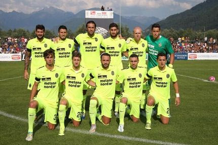 Με μαύρα περιβραχιόνια η Βερόνα