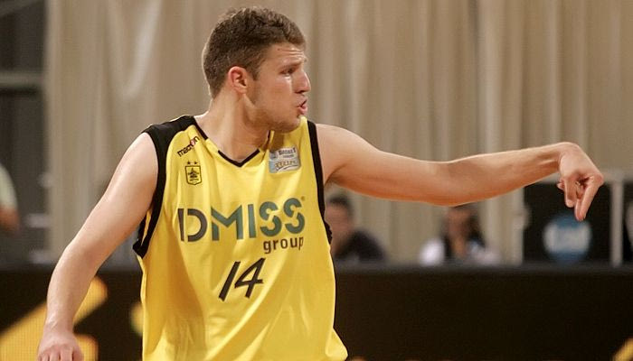 Στην Μπαρτσελόνα και επίσημα Βεζένκοφ