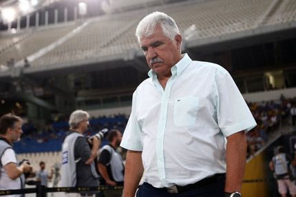 Παράσχος: “Ψάχνουμε μεσοεπιθετικό”