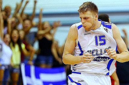 Ο Χαραλαμπόπουλος γεννήθηκε την ημέρα που γιορτάζει ο Φάνης