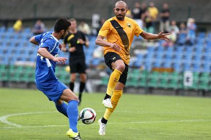 Σε VIDEO η κλωτσιά του Τζεμπούρ στο φιλικό