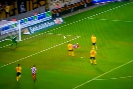 Απίθανη γκολάρα με… τσίμπημα σκορπιού