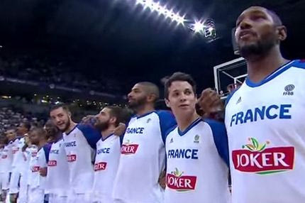 Απίθανη στιγμή: Οι Γάλλοι τραγούδησαν τον εθνικό ύμνο χωρίς μουσική