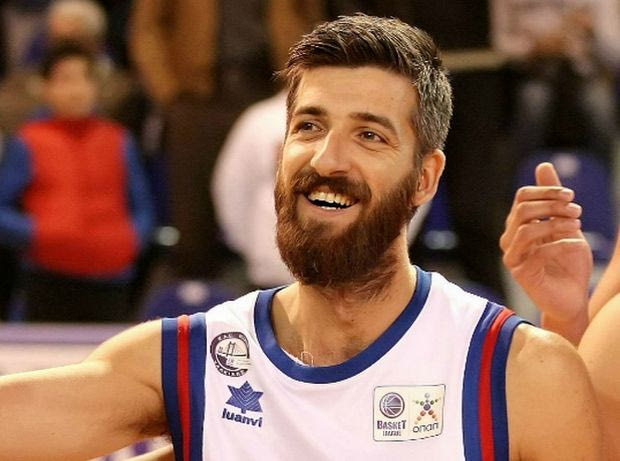 Γκαγκαλούδης: “Να προστατέψει η ΑΕΚ τον Δίπλαρο!”