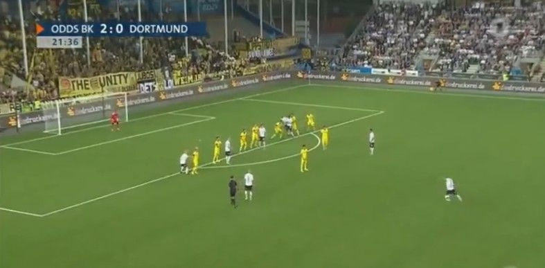 Τρομερό γκολ με φάουλ στο Οντ-Ντόρτμουντ