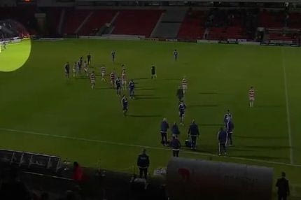 Ζήτησε πίσω τη φανέλα που χάρισε λόγω… παράτασης!