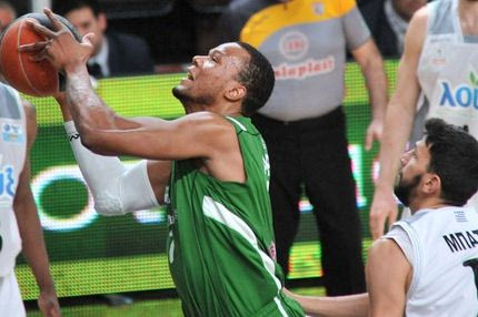 Ο Χάρις μένει στην Ελλάδα για τον Κόροιβο