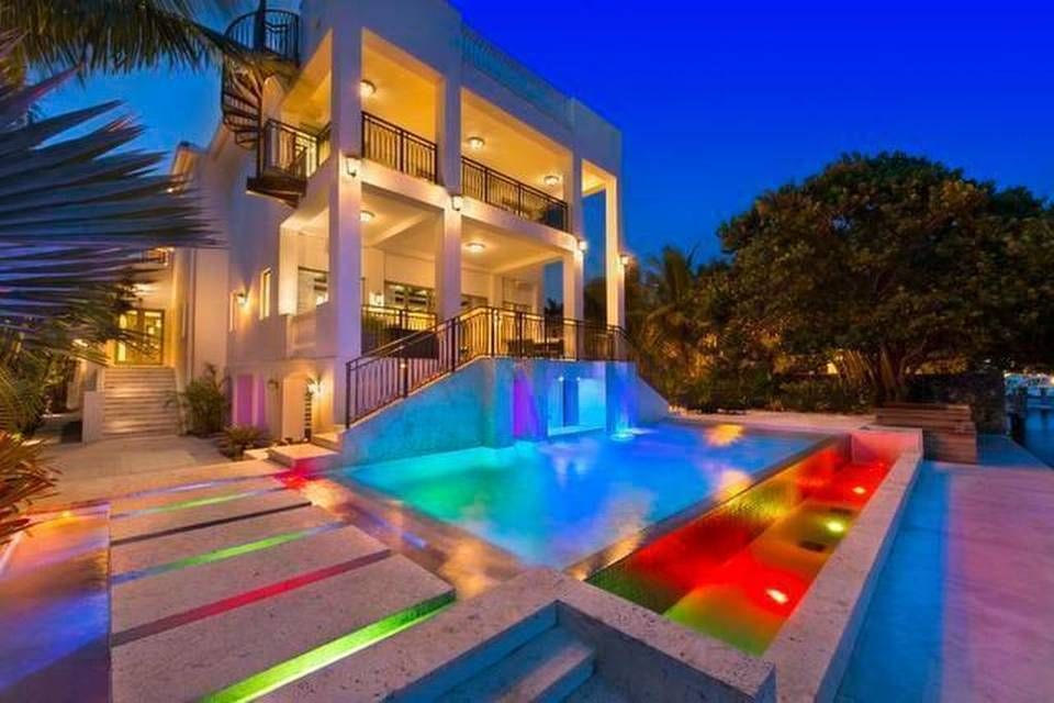 Ο Λεμπρόν Τζέιμς πούλησε την εξωπραγματική βίλα του