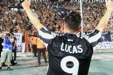 Λέει… αντίο παρά το “μείνε” του Βενγκέρ