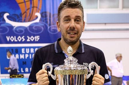 Παπαθεοδώρου: “Δίκαια στην κορυφή”