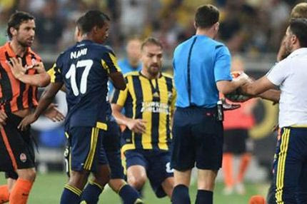 Πρόκληση κι αποβολή για Περέιρα