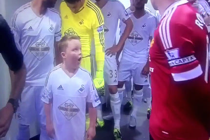 Ο πιτσιρικάς που… τρελάθηκε με Ρούνεϊ