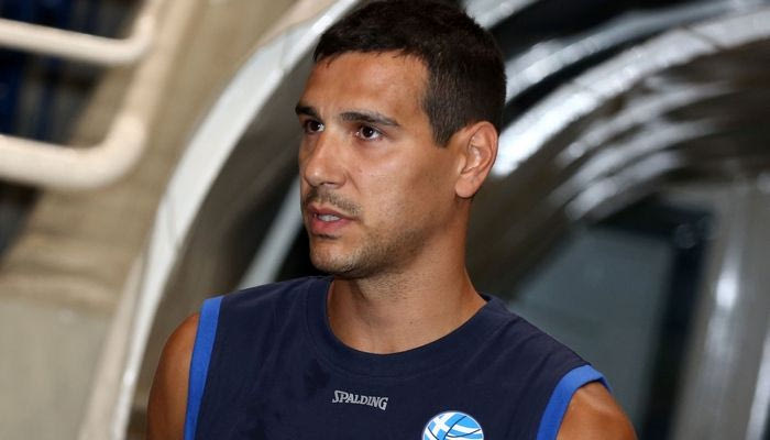 Ζήσης: “Έχουμε μία ομάδα που μπορεί να φθάσει πολύ ψηλά”