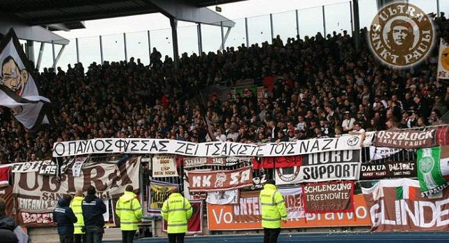 Πανό για Φύσσα οι οπαδοί της Ζανκτ Πάουλι