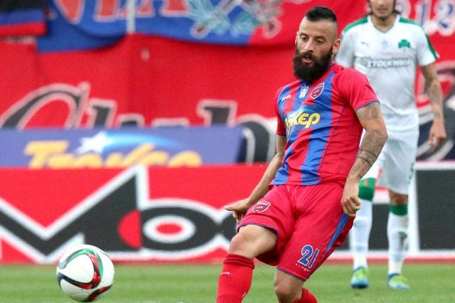 Δεν το κουνάει από την Πλατεία ο Σιώπης