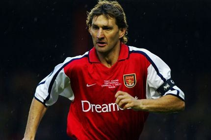 Φέργκιουσον: “Ο Άνταμς ήταν παίκτης της Γιουνάιτεντ σε φανέλα της Άρσεναλ”