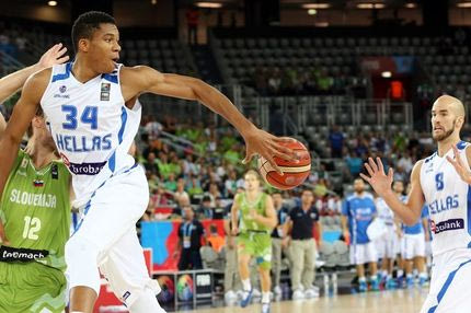 VIDEO: Η απίθανη ασίστ του Αντετοκούνμπο στον Καλάθη