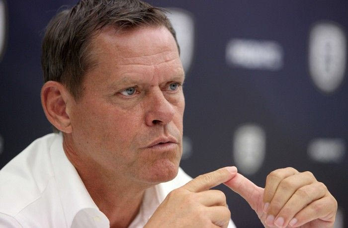 Άρνεσεν: “Τριάδα και καλή μπάλα”