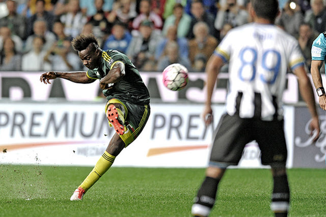 Έμεινε… άγαλμα ο Καρνέζης στη γκολάρα του Μπαλοτέλι