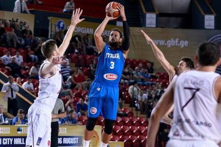 O Μπελινέλι ευστοχεί από το κέντρο