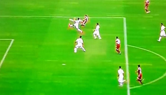 Γκολ αλά Φαν Μπάστεν από τον Μπενάσι