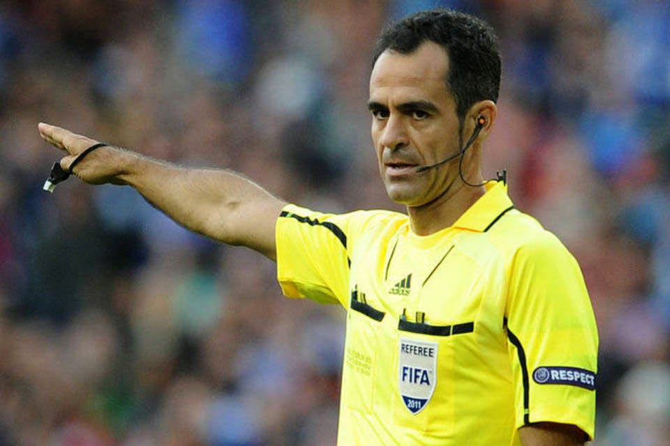 Μαραντόνα για τον διαιτητή του Ολυμπιακός-Μπάγερν: “O χειρότερος διαιτητής”