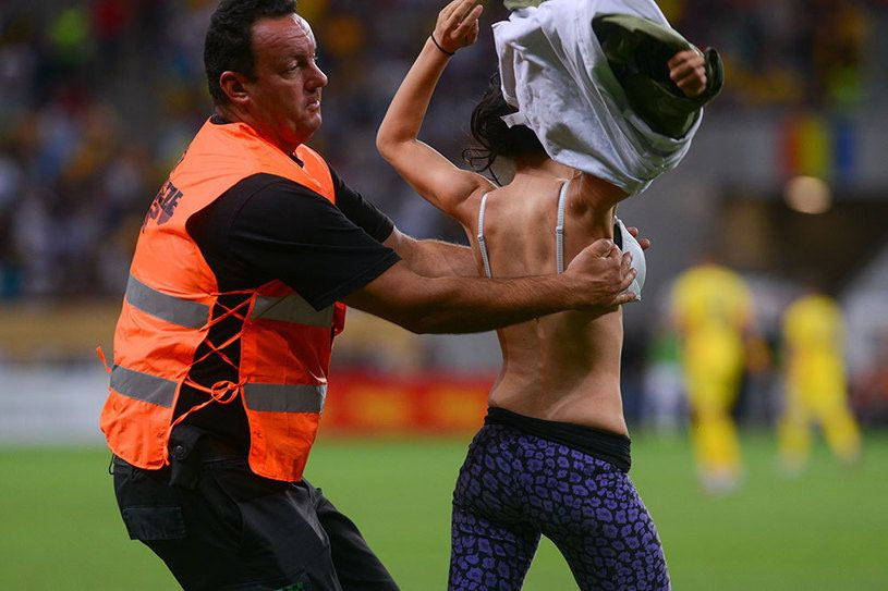 Η σέξι εισβολή στο Ρουμανία-Ελλάδα