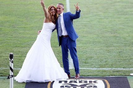 Άφησαν το γάμο και πήγαν για… Μπερμπάτοφ