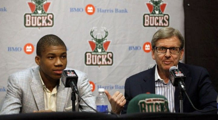 Πλήρη στήριξη στον άνθρωπο που έφερε τον Αντετοκούνμπο