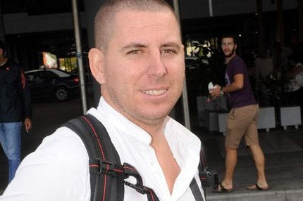 Η “γυμνή” απάντηση του Κόκε στους επικριτές του