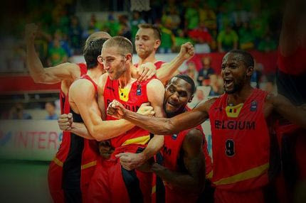 Ο Τζινόμπιλι του Τζόρτζεβιτς, ο Κατσικάρης της Ρωσίας, ο Σαμπόνις και το χέρι του θεού