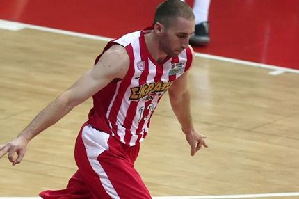 Εκτός ο Λοτζέσκι, μέσα ο Μιλουτίνοφ